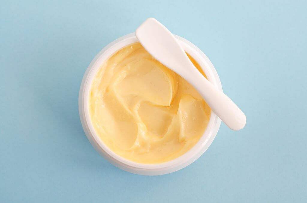 Jojoba Creme ist eine hervorragende Pflege für die Gesichtshaut