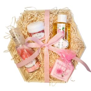 Geschenkkorb bestehend aus Rosen Blütenwasser, Rosen Tagescreme, Jojobaöl Rose sowie Rosen-Seife mini
